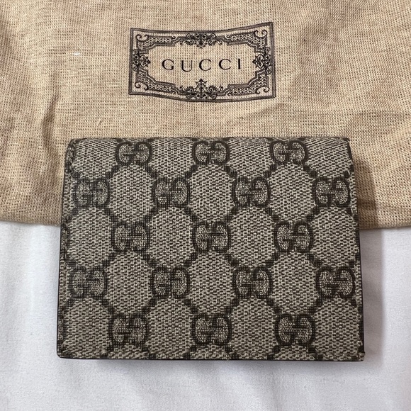 Gucci Handbags - Gucci GG Supreme Monogram Card Case Wallet